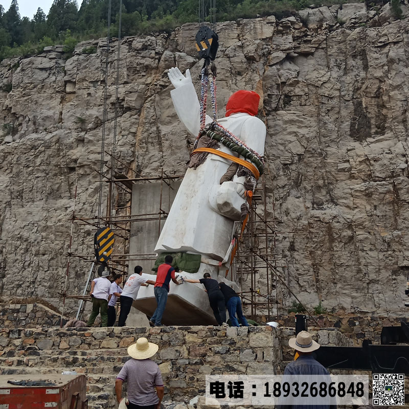 大型汉白玉伟大名人毛主席雕像安装案例